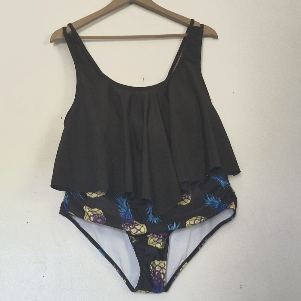 NWT Adisputent Black Flowy Top High Waisted Pineapple Bottom Sz XL